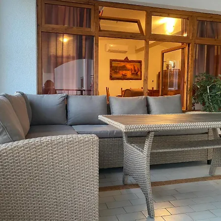 Apartment Summer Breeze Baska Voda